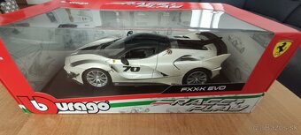Ferrari 1:18 - 3