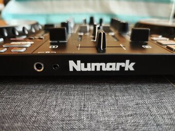 Numark Mixtrack Platinum FX Novy v ZARUKE - 3