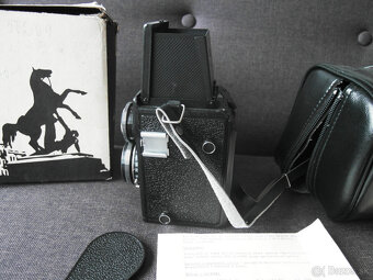 Starý fotoaparát Lubitel 166B - 3