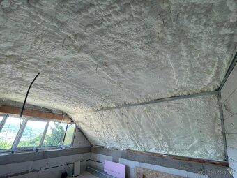 PRÉMIOVÁ STRIEKANÁ PUR IZOLÁCIA – RÝCHLO, ÚČINNE, SPOĽAHLIVO - 3