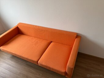 Oranžová pohovka - 3