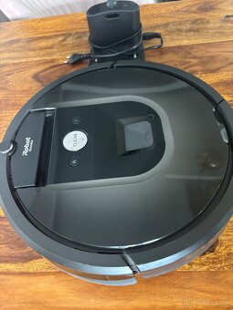 iRobot i7 Roomba - 3