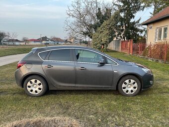 Opel Astra J 1,4 turbo 103kW - 3