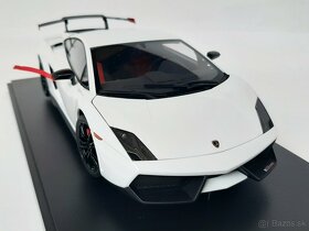 1:18 - Lamborghini Gallardo LP570 (2011) - AUTOart - 1:18 - 3