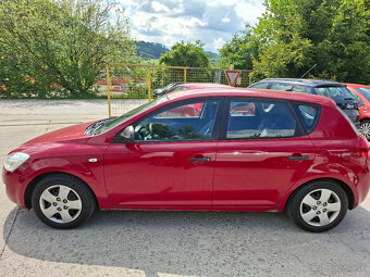 KIA CEED 1,4 benzín 2009 - 3