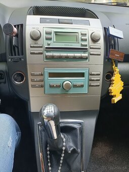 Predám Toyota Corollu Verso - 3