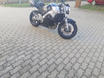 Suzuki GSR 600 - 3