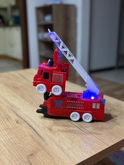 Transformujúce hasičské auto - 3