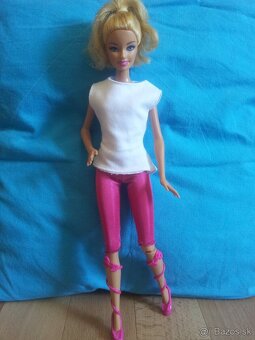 Barbie s ohybnymi kolenami... - 3