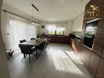 Krásny rodinný dom v centre Malaciek - 3