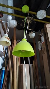 Umývadlo a stropné svetlá - 3