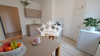 Krásny 2-izbový byt v širšom centre Prievidze - 3