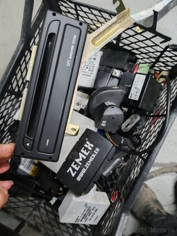 Riadiace jednotky z BMW E39 530d - 3