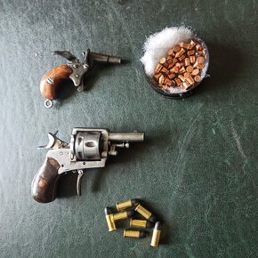 Revolver Bull dog 320 a miniaturní ptáčnice 6mm flobert - 3