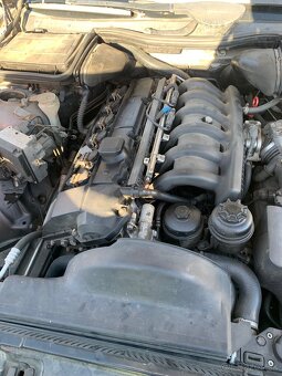 Rozpredam bmw e39 528i - 3