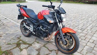 Suzuki GSR 600 - 3