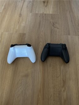Predám Xbox One X + 2 ovládače a káble - 3