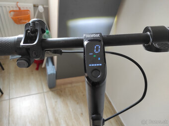 elektricka kolobezka Ninebot F2 - 3