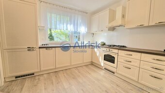 Na predaj: Priestranný 3-izbový byt s bonusovým priestorom v - 3