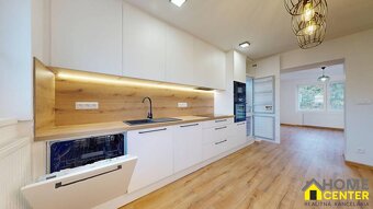 PREDAJ: 2 izbový, zrekonštruovaný byt s vlastným kúrením - I - 3