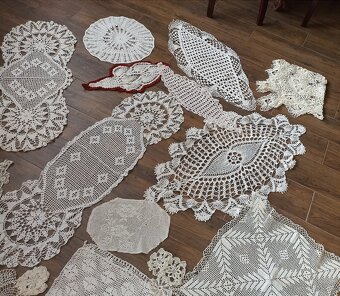 Staré háckované obrusy - 3