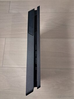 PS4 slim 500GB, 2 ovládače, 4 hry - 3