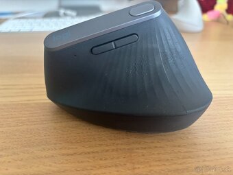 Logitech MX Vertical čierna - 3