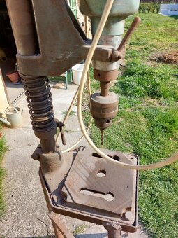 Stojanová vŕtačka - 3