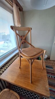 Stôl a 4 stoličky - 3