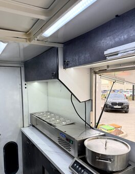 Mercedes-Benz Sprinter Foodtruck - 3