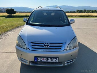 Toyota Avensis Verso 2,0 TD - 3