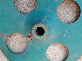 Liatinový stojan na slnečník-dáždnik. - 3