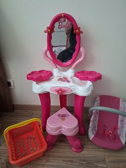 BARBIE kozmetický stolík + 2 darčeky - 3