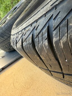 Predám 4 elektróny so zimnými pneumatikami 215/60 R16 vhodné - 3