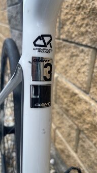 Predám karbónový bike Giant Defy Advanced 3 + wattmetre - 3