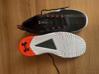 Zľava Under Armour UA TriBase Reign 6 - 3