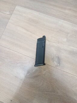 Plynová airsoft zbraň - 3