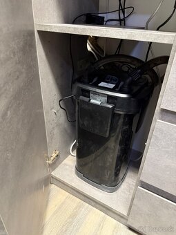 300L akvárium so skrinkou, technikou, rybičkami a dekoracie - 3