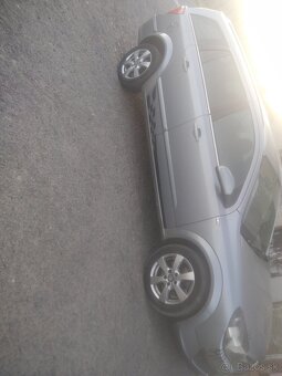 Opel astra 1.9 74kw rok vyroby2006 - 3