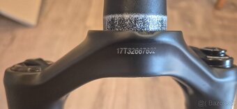 odpružená vidlica Rock Shox Reba RL 29 - 3