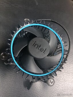 procesor Intel Core i3-12100F - 3