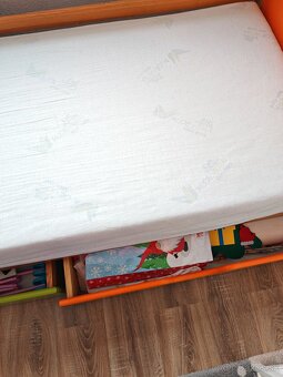 Predám posteľ rozmery 80x200cm, iba osobný odber - 3
