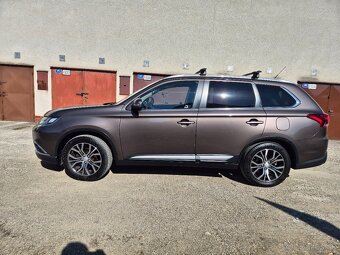 Mitsubishi Outlander 2.2D 4x4 7.miest - 3