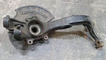 AUDI A4 PASSAT B5 Pravá otoč 8D0407258 - 3