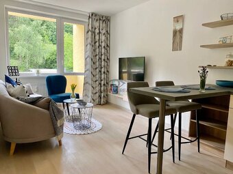 Na predaj 1,5 izb. byt, 37 m2, loggia, Popradská, Zariaden + - 3