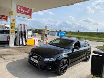 Predám Audi a4 b8 2.0 TDi Automat - 3