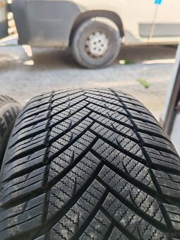 All imperial season 205 55 r17 95W - 3