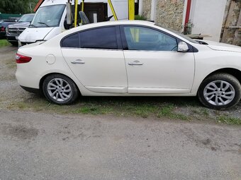 Rozpredám auto renault fluence - 3