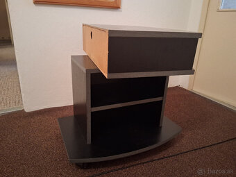 Stolik/skrinka s otočnu vrchnou časťou. - 3