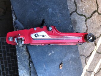 Predám hydraulicky zdvihak pod auto jaštericu - 3